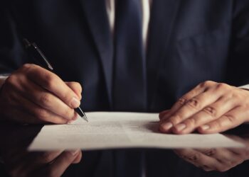 Considerações acerca da Lei 13.866 de 27 de agosto de 2019 (dispõe sobre a possibilidade de a identidade do denunciante ser mantida em sigilo em caso de denúncias formuladas ao TCU) e sua correlação com a (moderna) regulamentação do TCE-PR.